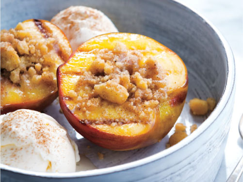 Grilled Peaches with Shortbread Crumble