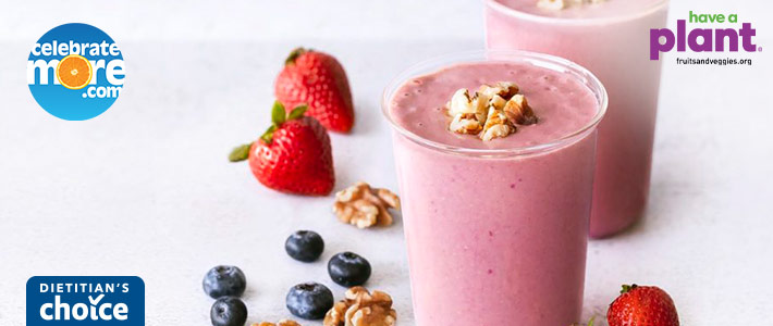 Strawberry Walnut Date Smoothie